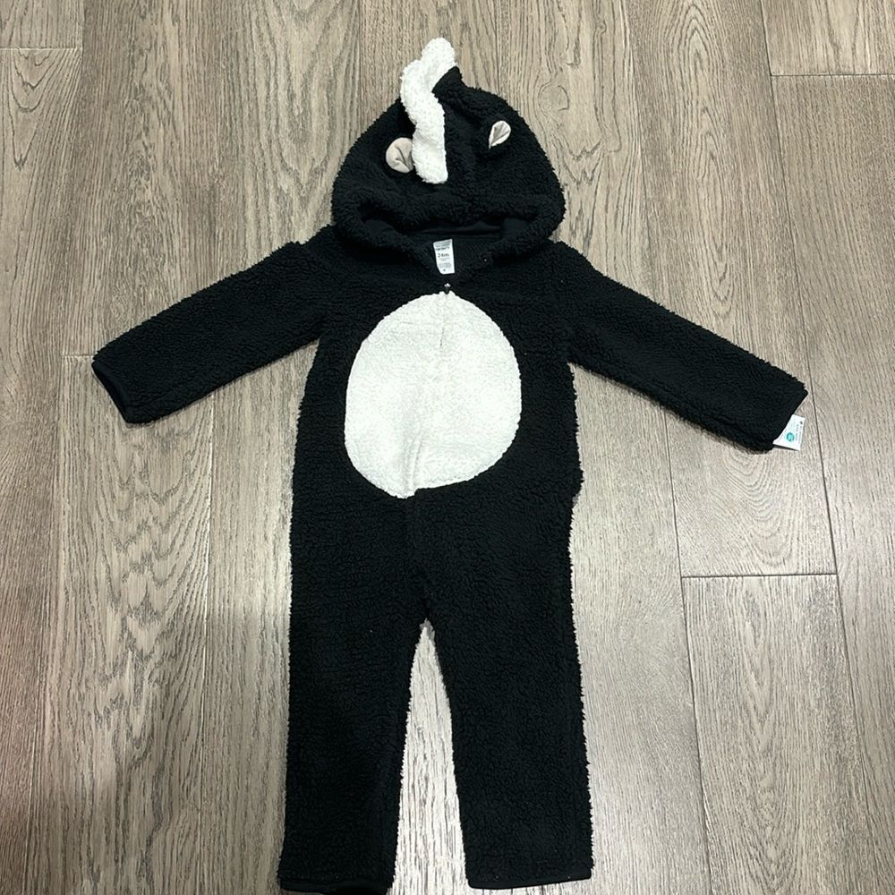 Little stink - skunk costume size 24 months carters